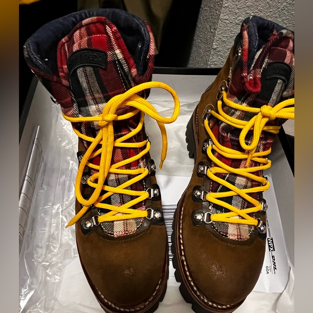 Dsquared2 mountain plaid boots  size 43